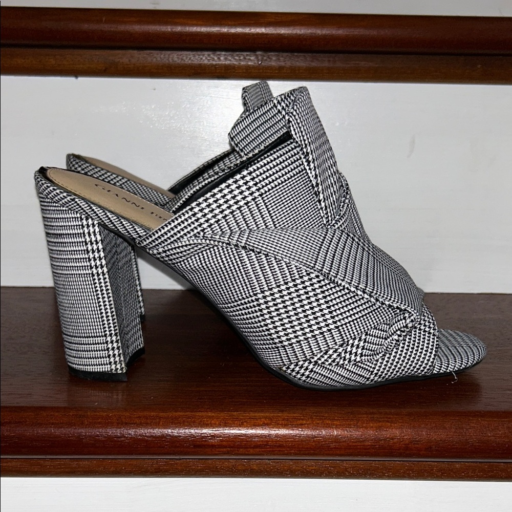 Gianni Bini Black and White Women's Mules
